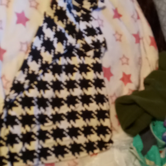 Girls black and white checker top - Picture 4 of 4